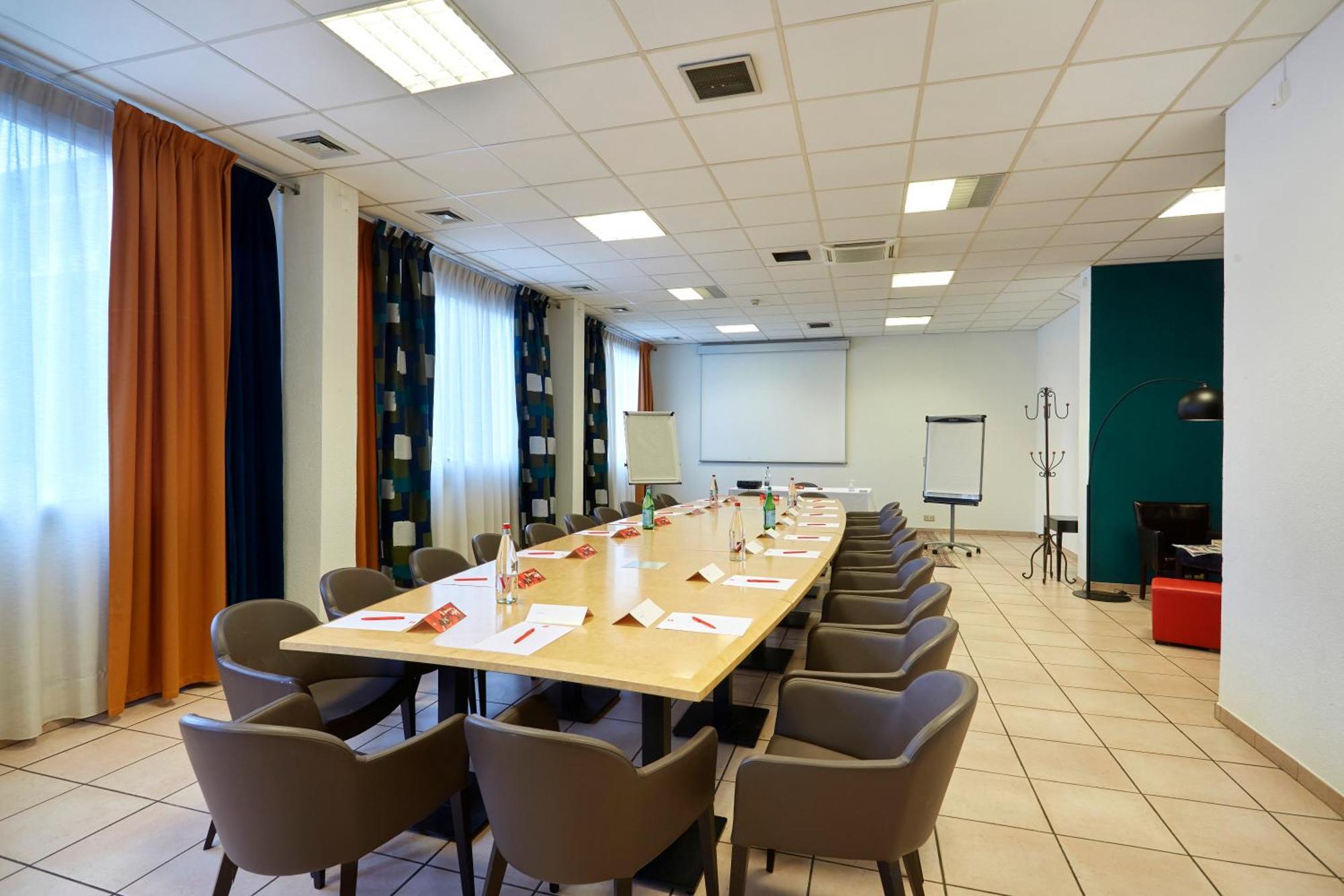 Ibis Annemasse-geneve 3*