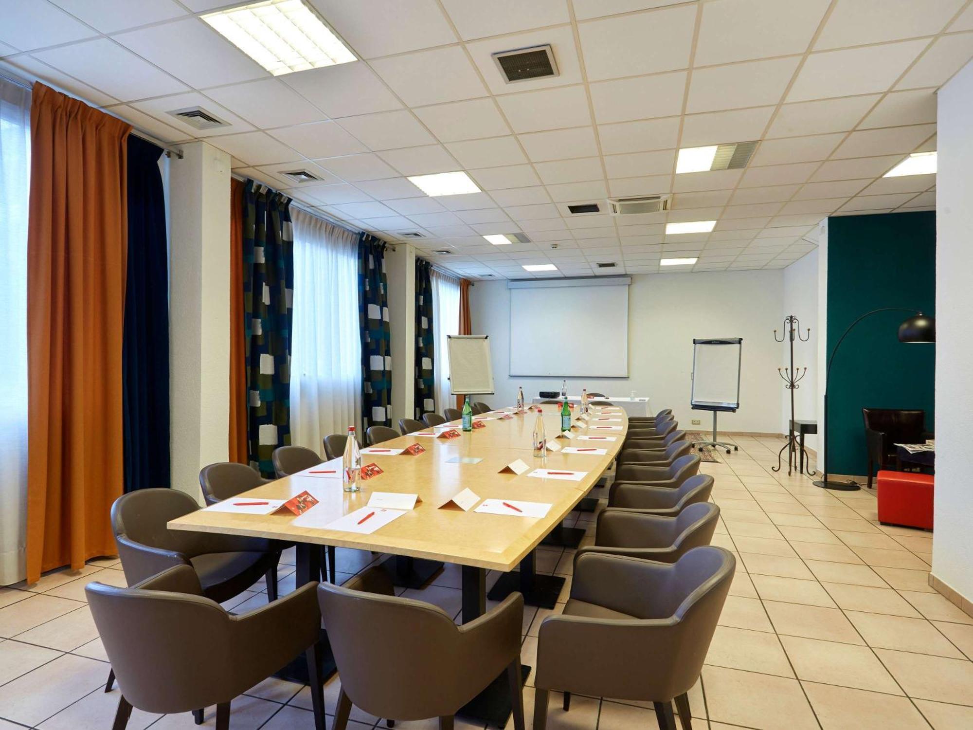 Hotel Ibis Annemasse-geneve 3*